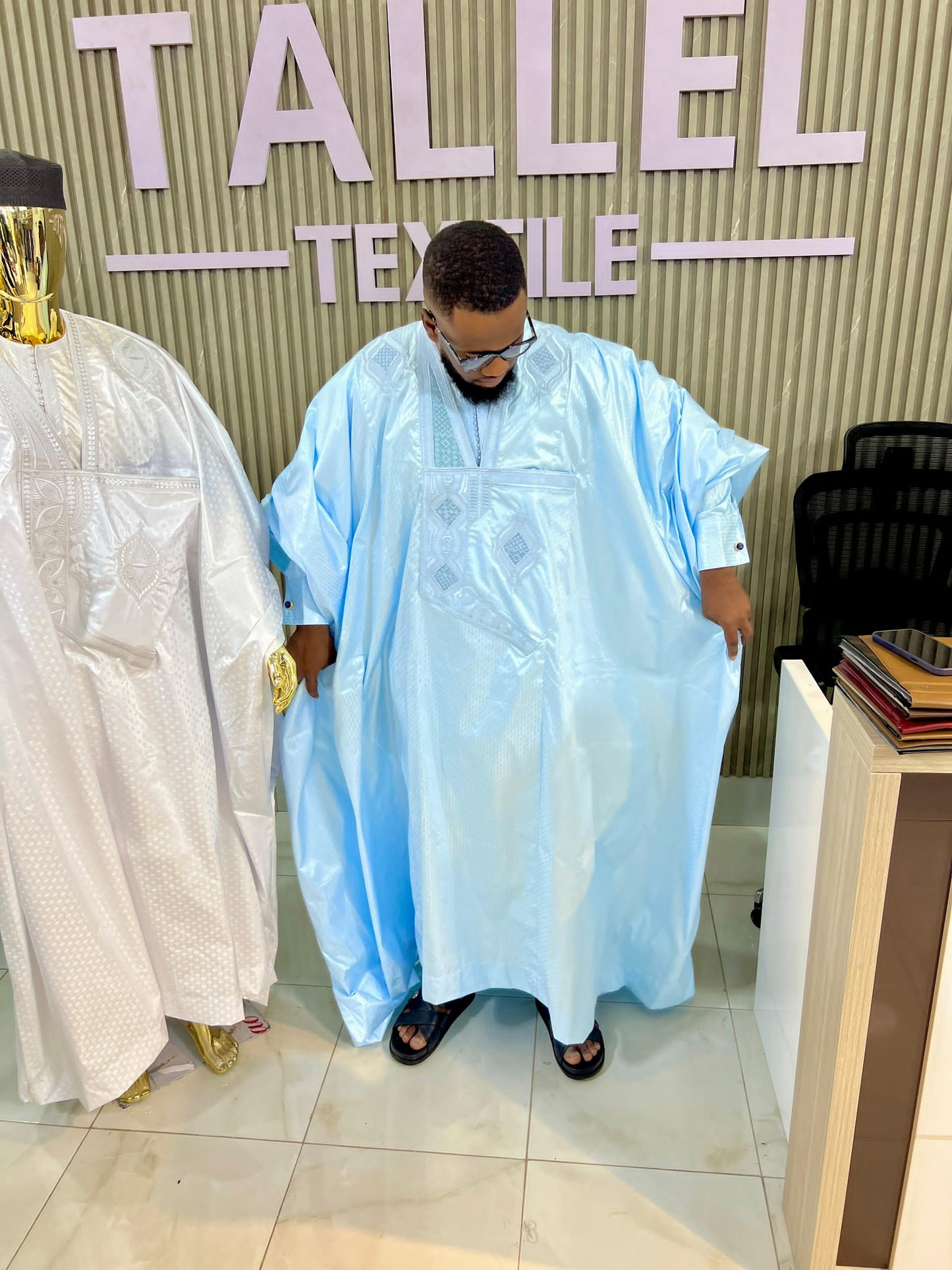 Grand Boubou en Bazin Designer – Meilleure Qualité
